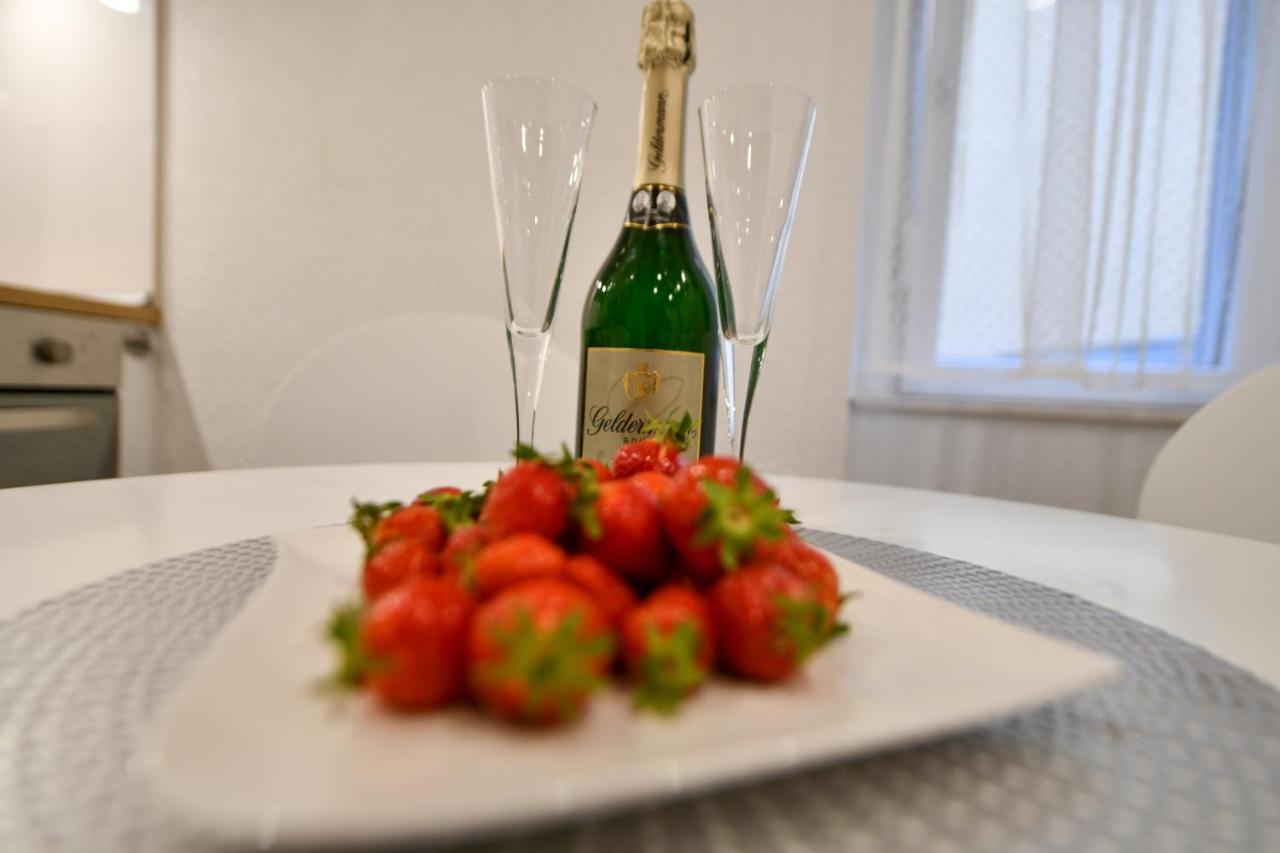 Apartment Lavanda - Suite Sinj Zewnętrze zdjęcie